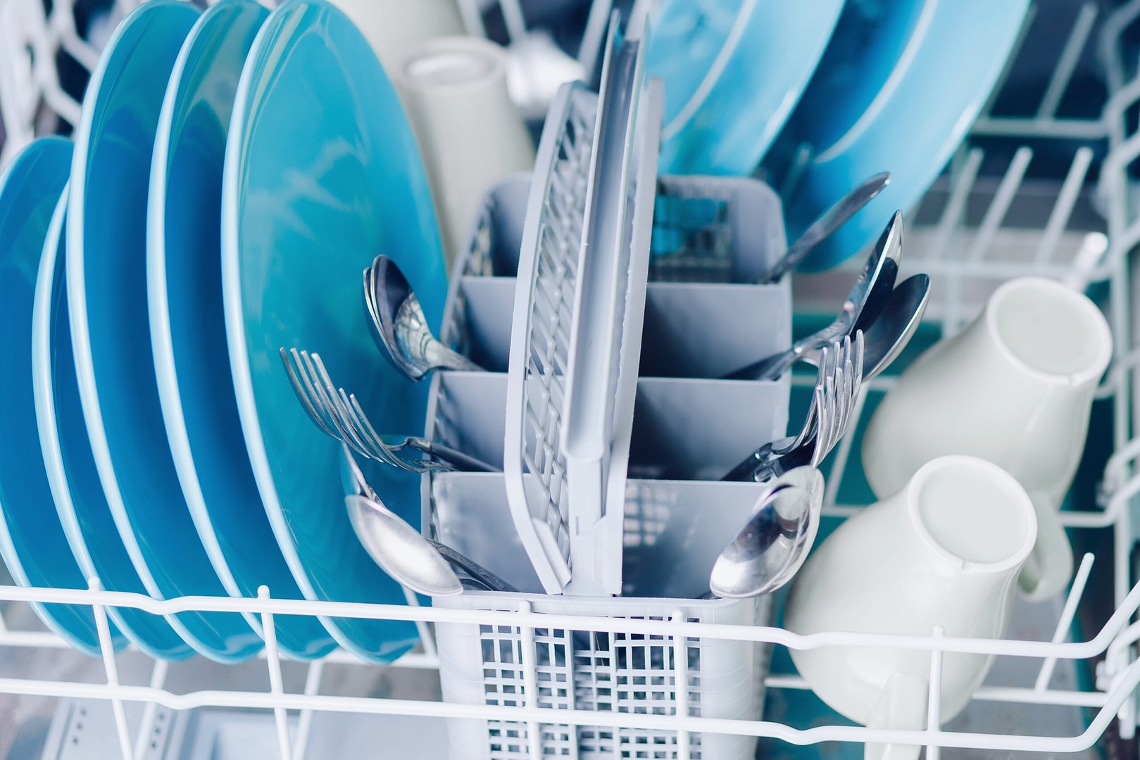 Shiny dishes in dishwasher